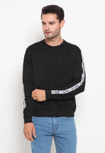 Load image into Gallery viewer, White Stripe Ganbatte Sweatshirt
